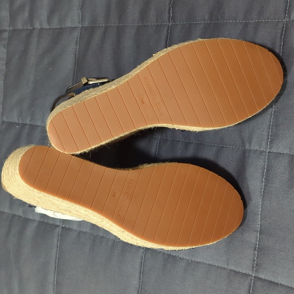 Kenneth Cole wedge sandals size 9 - Picture 3 of 5
